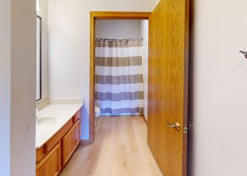 Rivers-Edge-Unit-5025-2-Bed-2-Bath-Bathroom 1