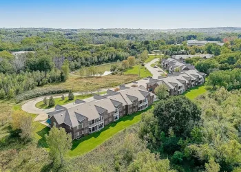 f756eef5-2e8f-45eb-9422-4fbf318e6c25-Watertown_Road_MLS-50